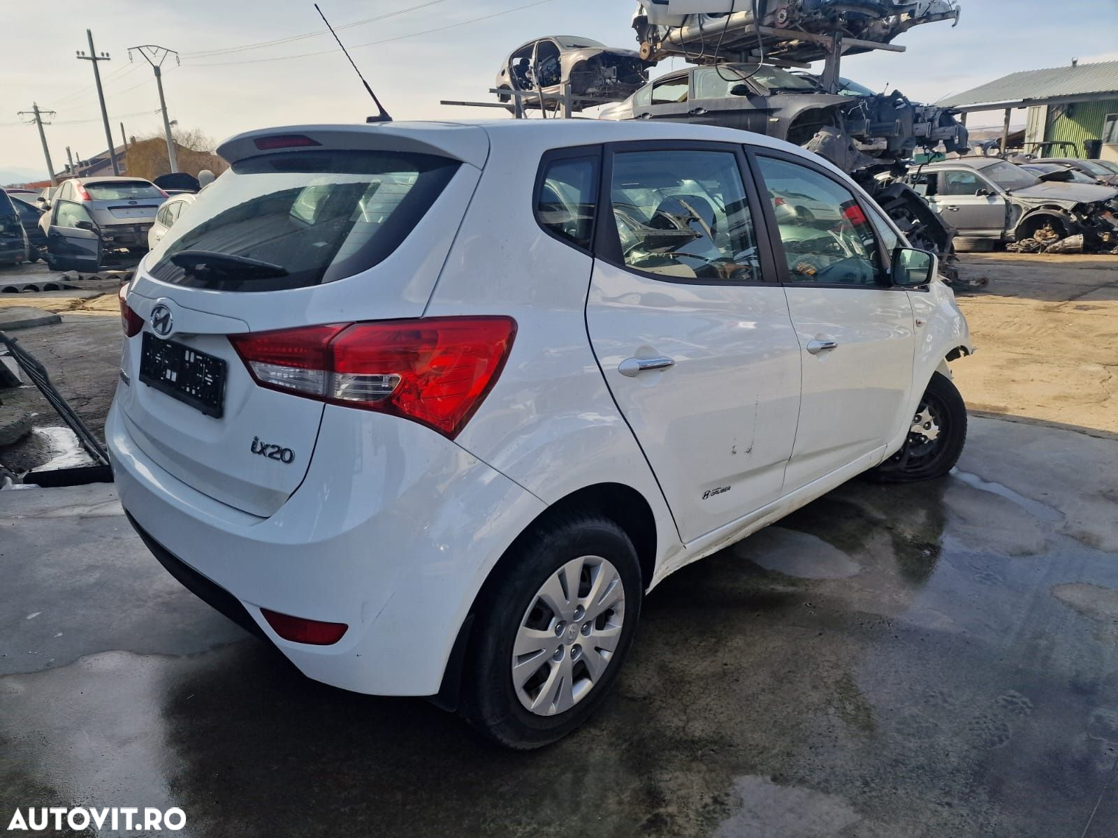 Dezmembram Hyundai ix20 2011 1.4 benzina G4FA - 2