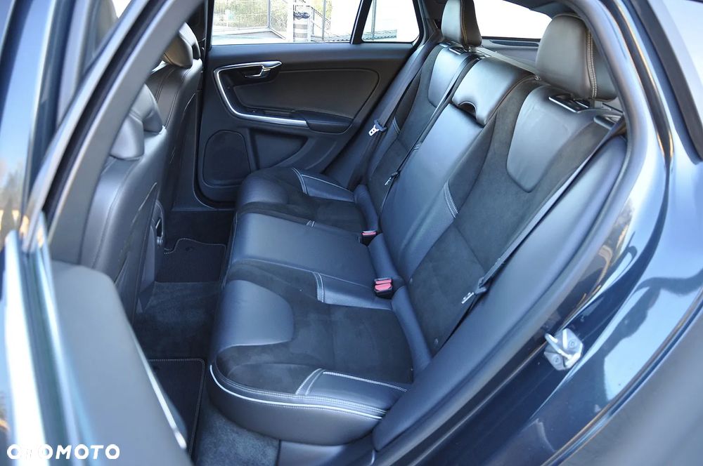Volvo V60 D4 Geartronic RDesign - 27