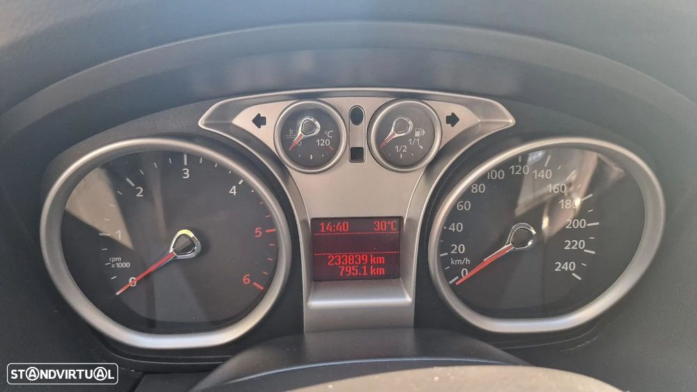 Ford Focus SW 1.6 TDCi Trend - 13