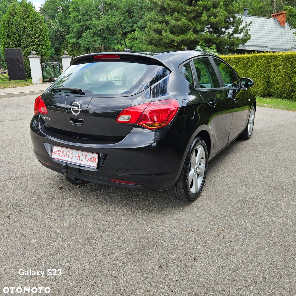 Opel Astra 1.6 Color Edition - 11