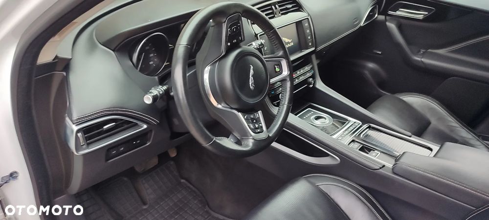 Jaguar F-Pace 2.0 i4D AWD R-Sport - 10