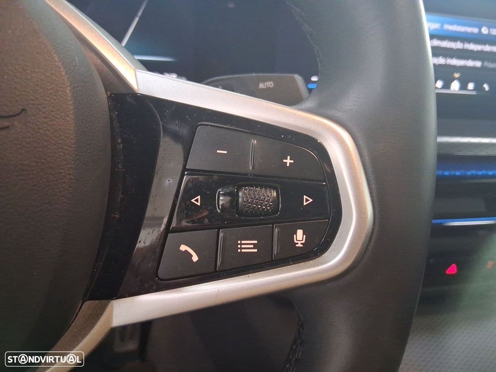 BMW i4 eDrive35 Edição Desportiva M - 17