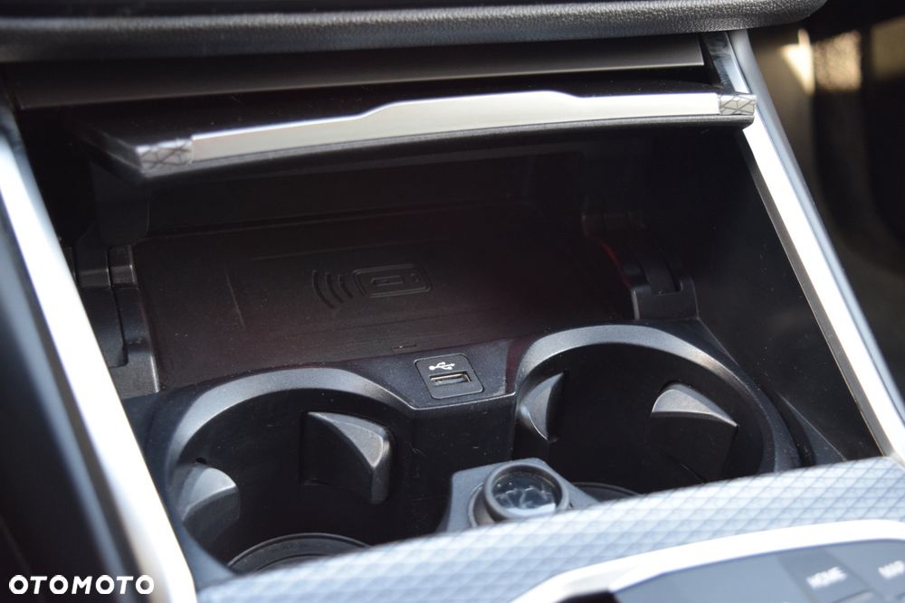 BMW Seria 3 320d xDrive M Sport sport - 21