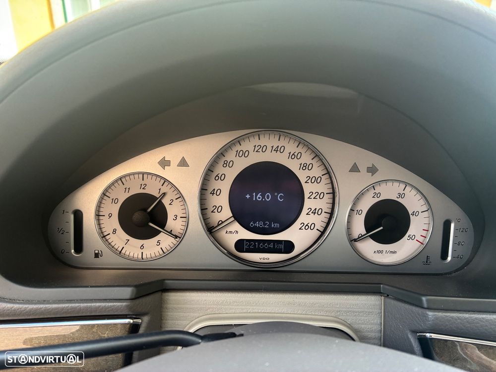 Mercedes-Benz E 270 - 13