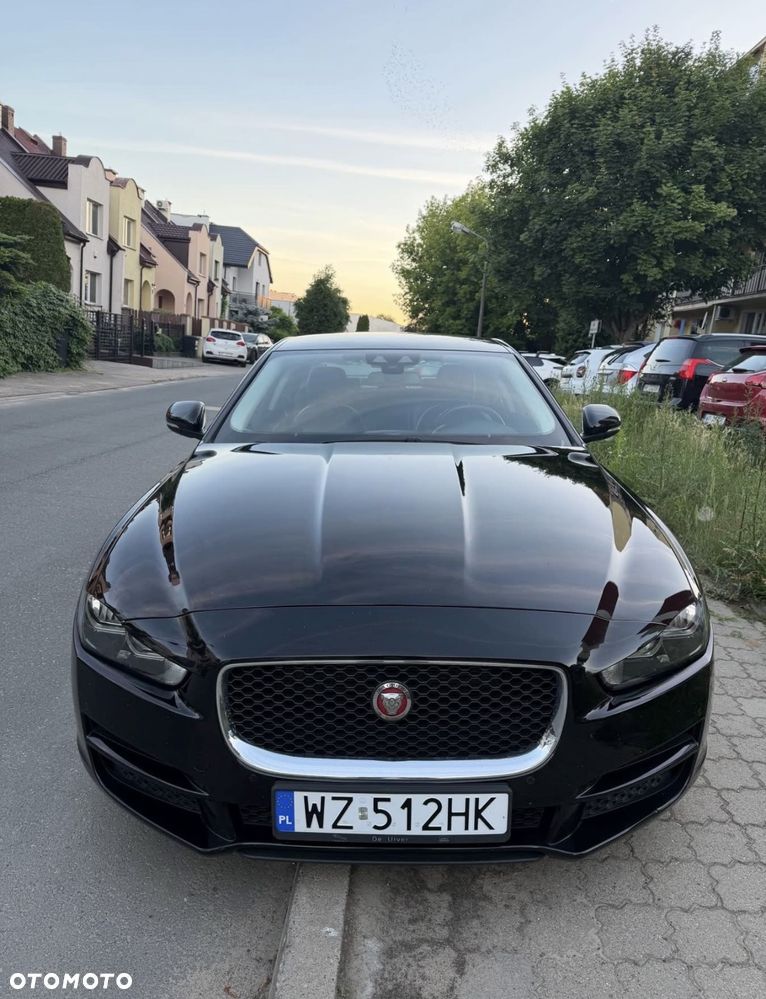 Jaguar XE 2.0 D Prestige - 2