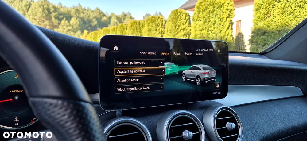 Mercedes-Benz GLC 220 d 4Matic 9G-TRONIC AMG Line Plus - 26