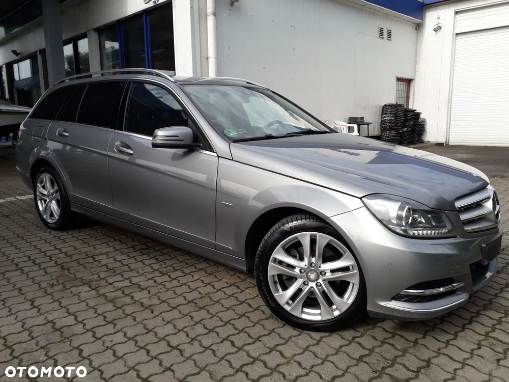 Mercedes-Benz Klasa C 220 CDI 4Matic 7G-TRONIC - 26