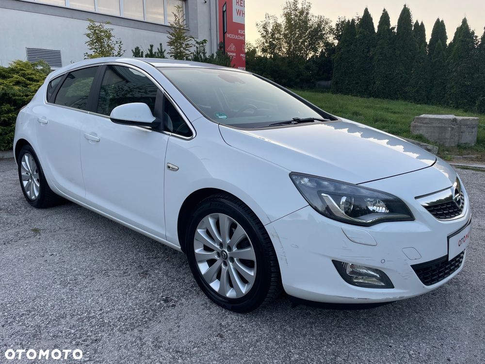 Opel Astra 1.4 Turbo Exklusiv - 29