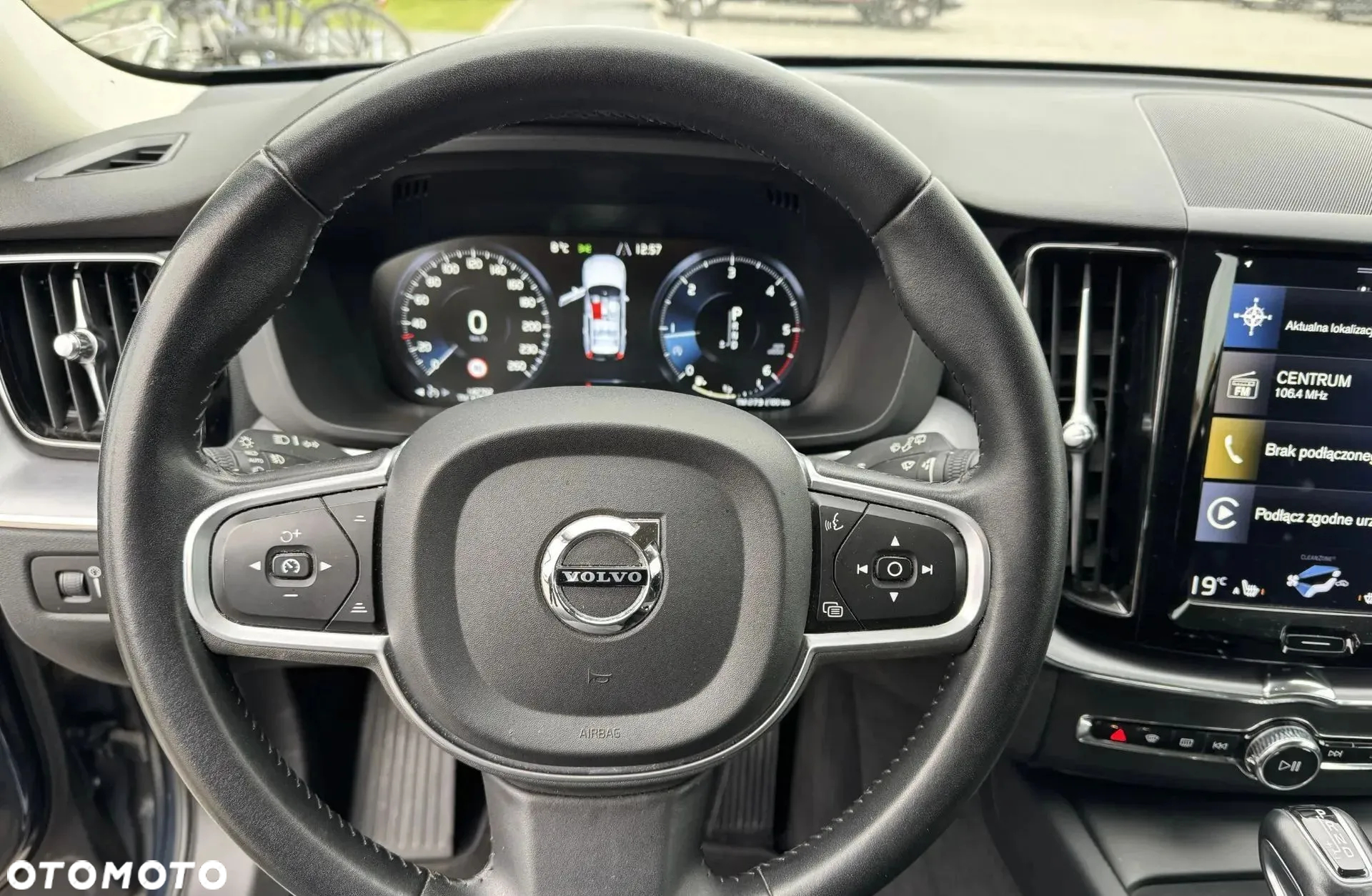 Volvo XC 60 D4 Momentum Pro - 27