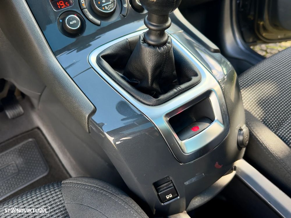 Peugeot 5008 1.6 HDi Premium - 36