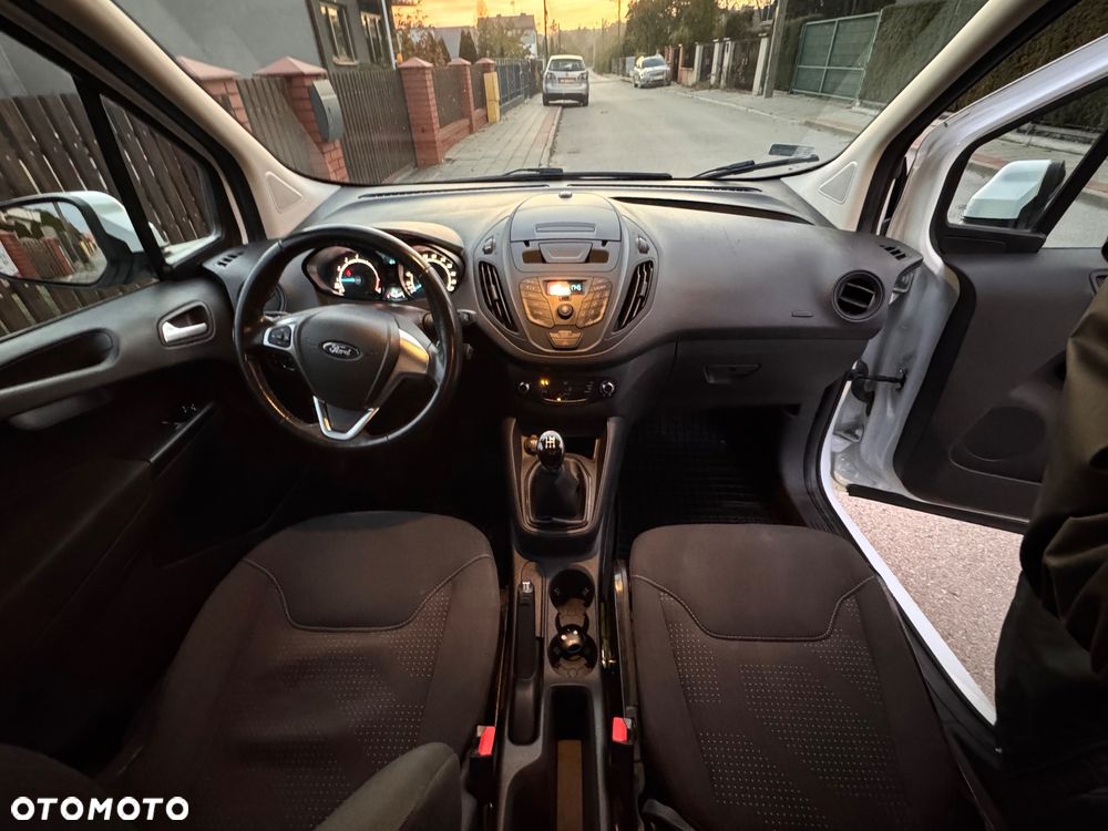 Ford Transit Courier - 24