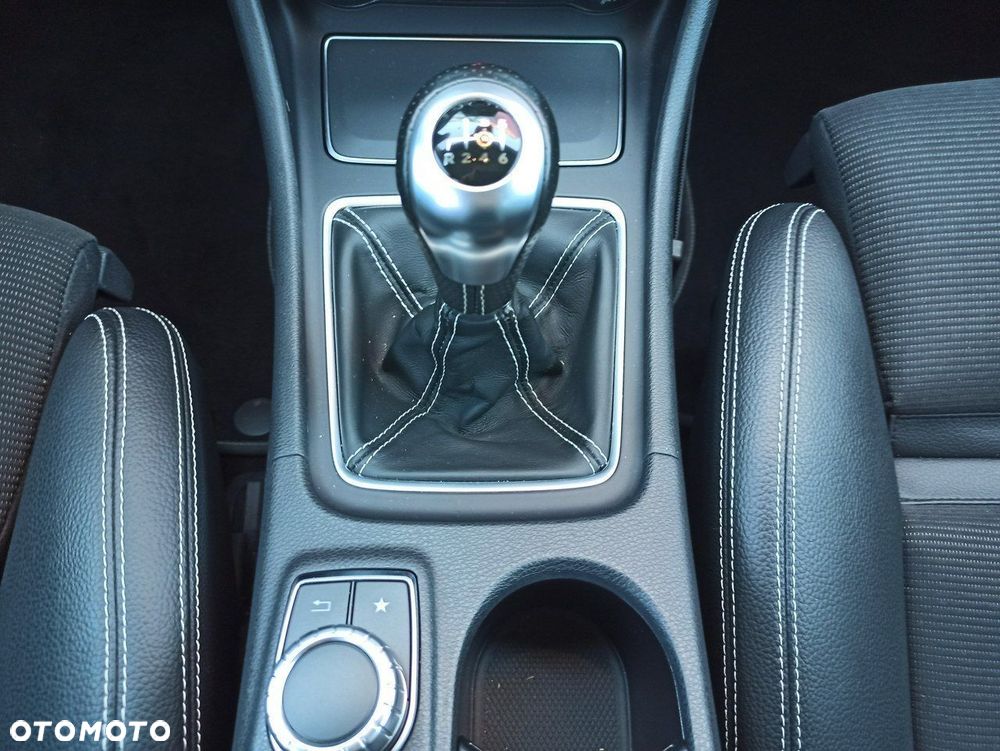 Mercedes-Benz GLA - 15