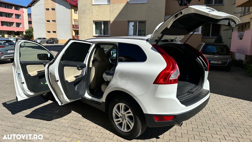 Volvo XC 60 2.4D AWD Summum - 24