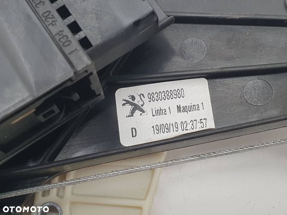 PODNOŚNIK SZYBY TYŁ PRAWY 9830388980 PEUGEOT 5008 II 2019 EUROPA - 2