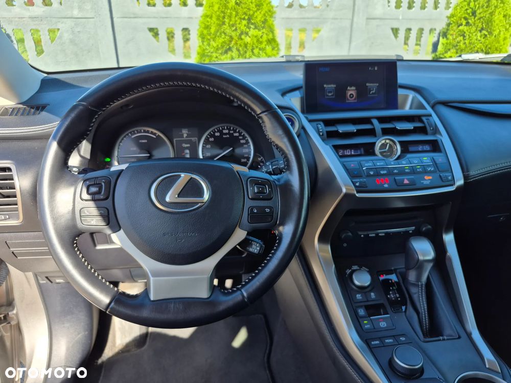Lexus NX 300h Elite AWD - 10