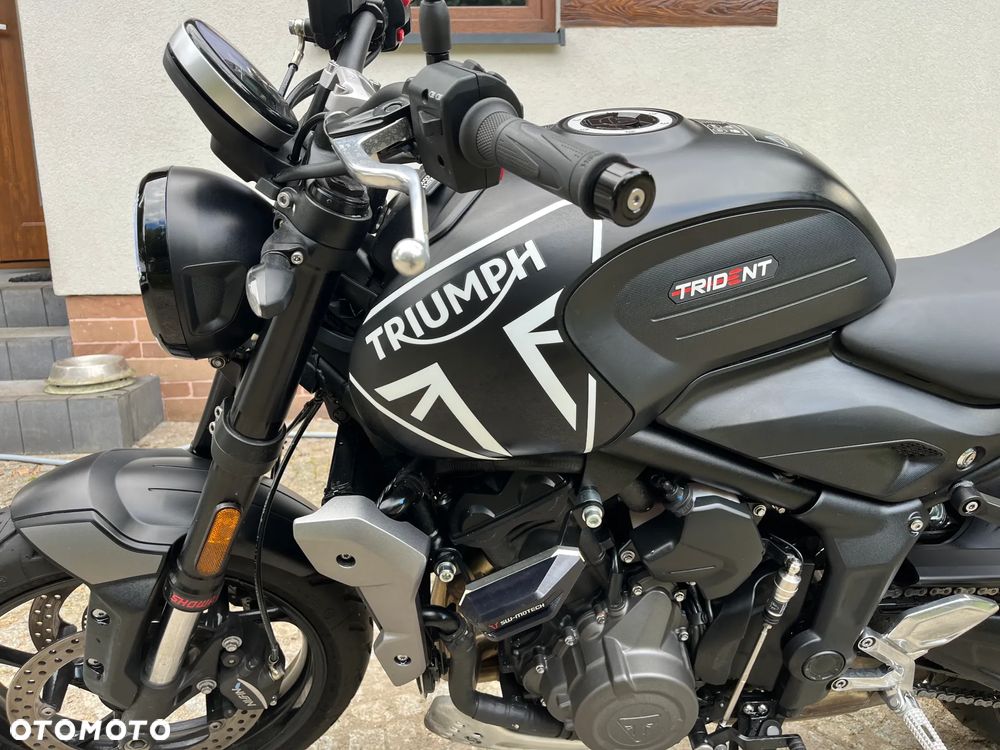 Triumph Trident - 4