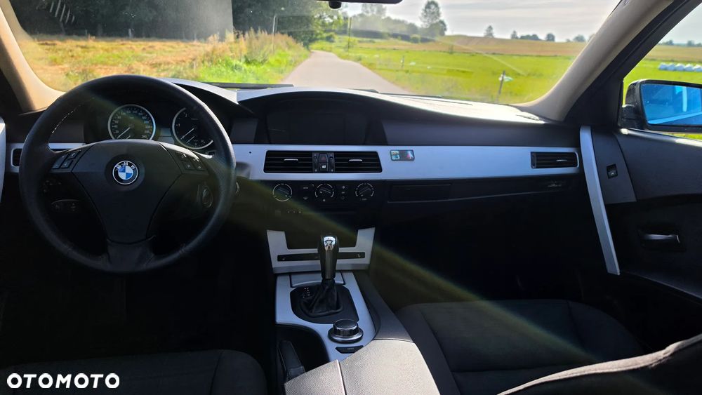 BMW Seria 5 525d - 13