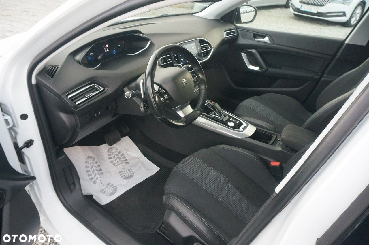 Peugeot 308 1.5 BlueHDi Allure Pack S&S EAT8 - 20