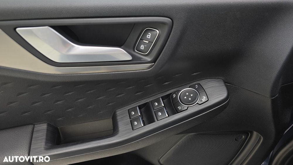 Ford Kuga - 11