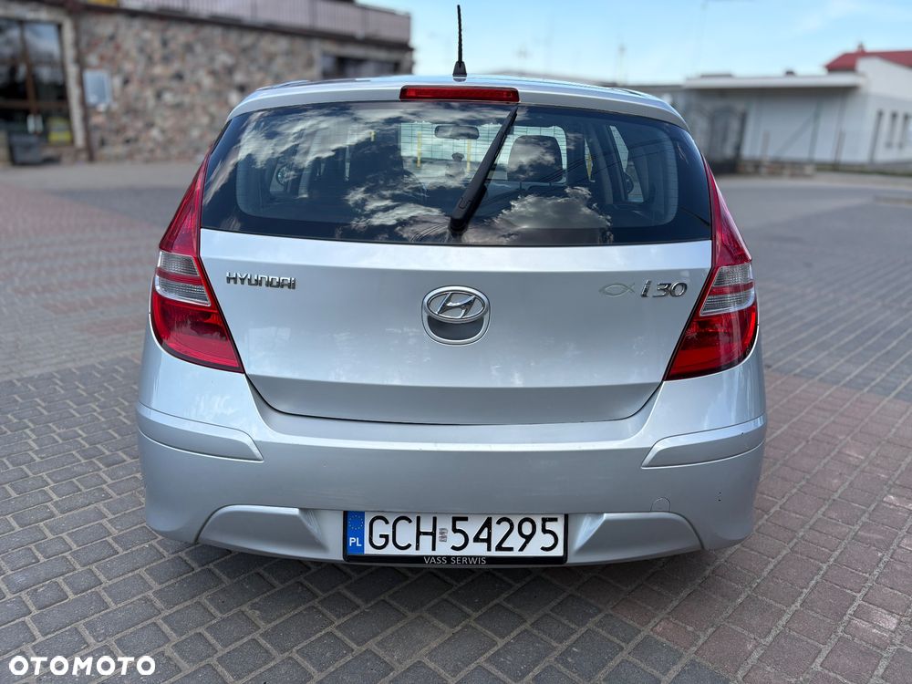 Hyundai i30 1.4 Base EU5 - 6
