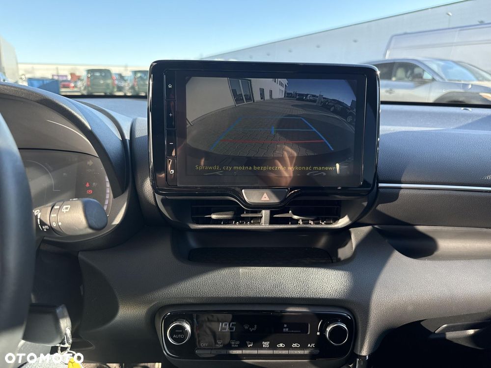 Toyota Yaris Hybrid 1.5 Style - 17