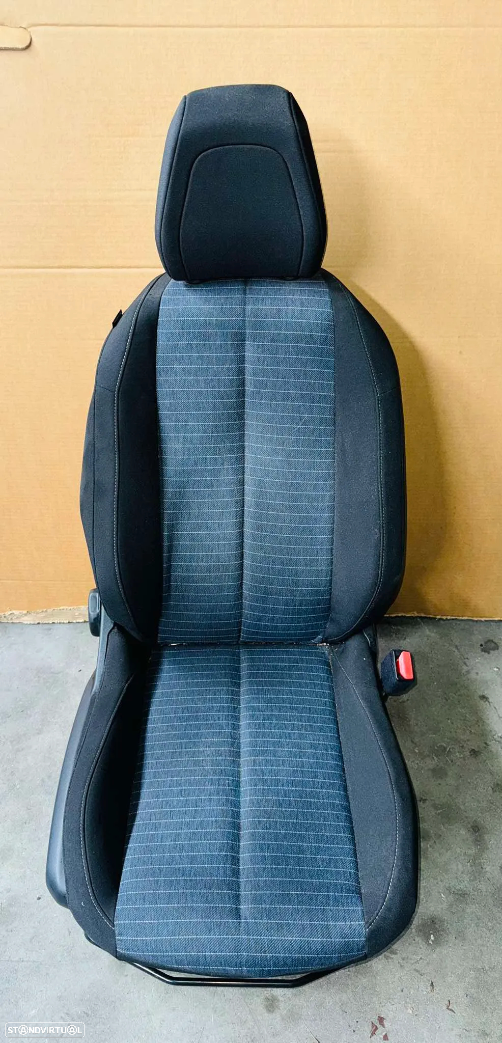 Banco Frente Direito Peugeot 208 - 2019 / 2024 - 2