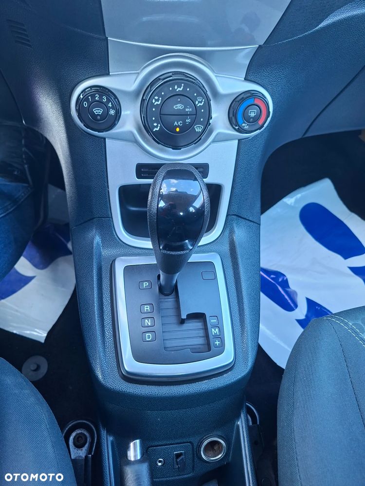 Ford Fiesta 1.4 Autom Trend - 16