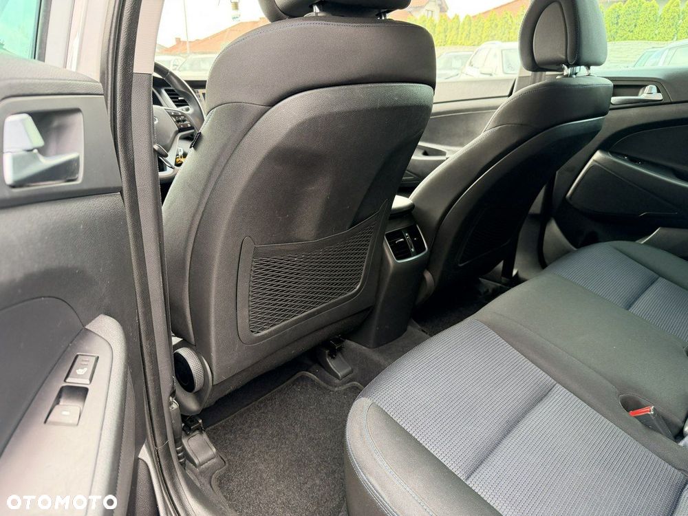 Hyundai Tucson blue 1.7 CRDi 2WD Style - 12