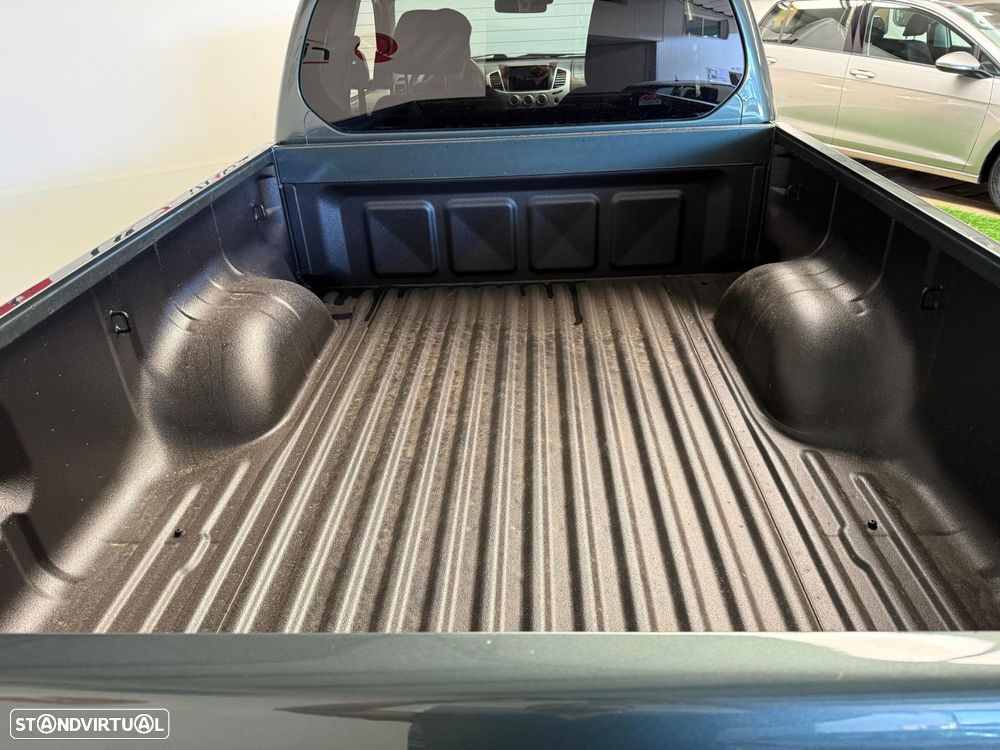 Mitsubishi L200 2.5 DI-D Club Intense 3L 4WD - 10