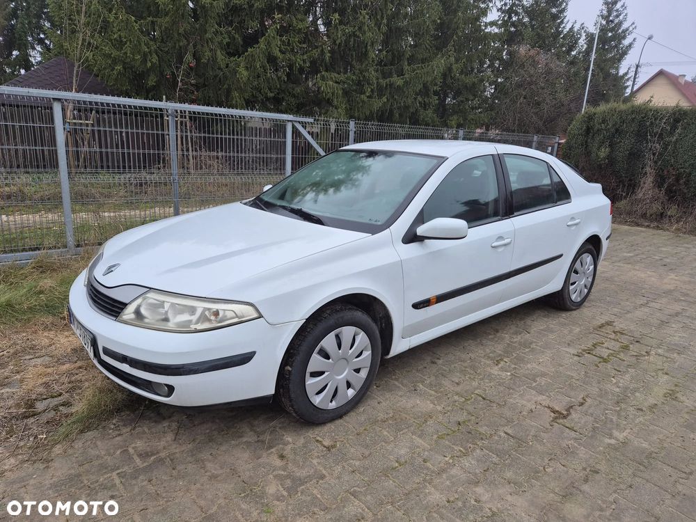 Renault Laguna 1.8 Concorde - 13