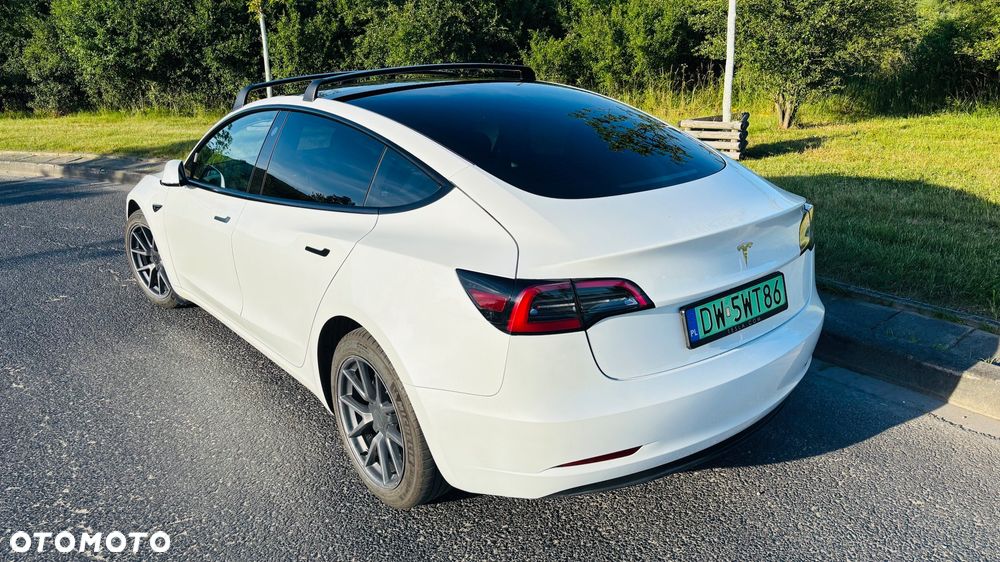 Tesla Model 3 - 3