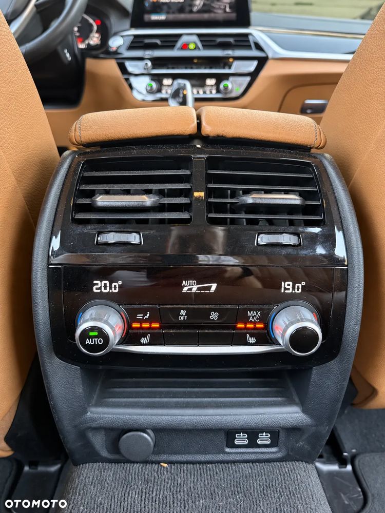 BMW Seria 5 530i xDrive Luxury Line - 21