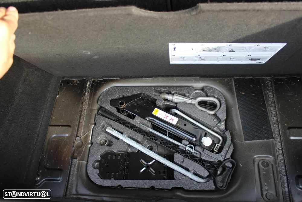 MINI 3 Portas One D - 17