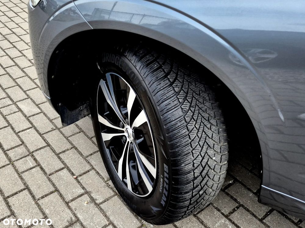 Volvo XC 60 B4 D AWD Geartronic Momentum Pro - 22