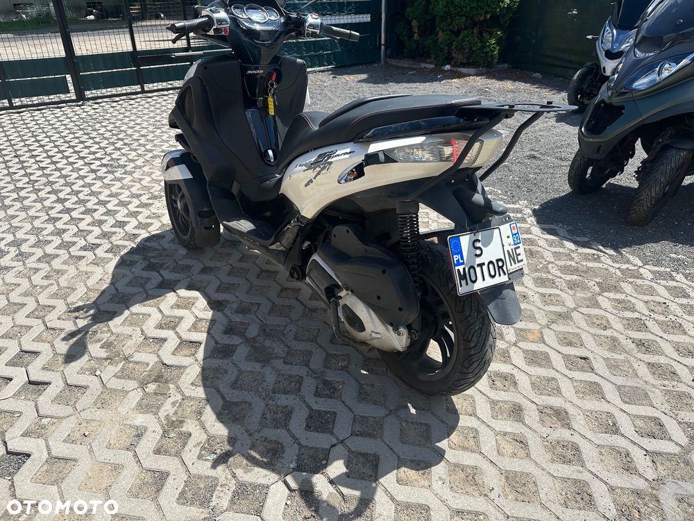 Piaggio MP-3 - 6