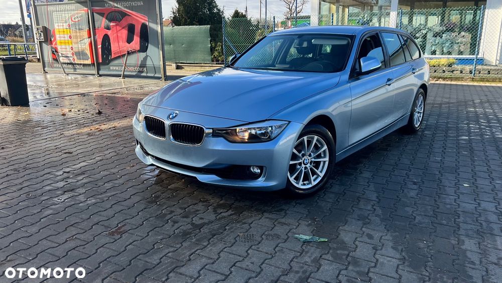 BMW Seria 3 320i Sport Line - 2