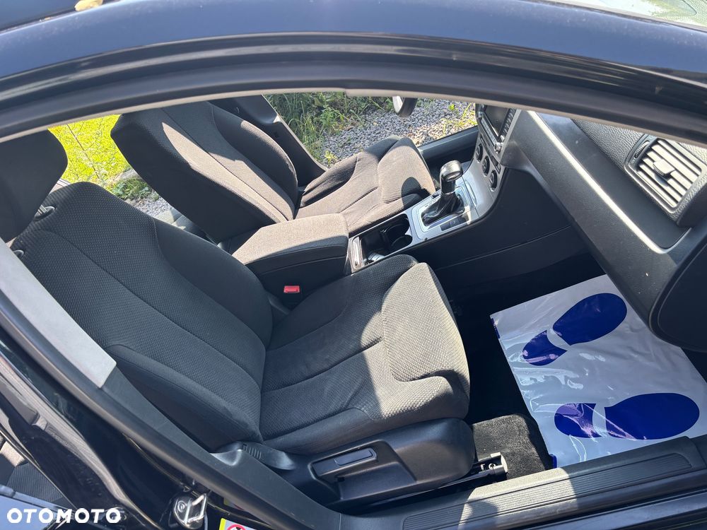 Volkswagen Passat 2.0 TDI DSG Comfortline - 9