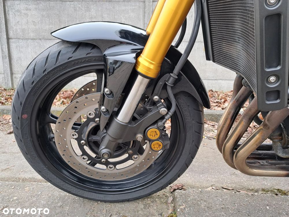 Yamaha FZ - 12