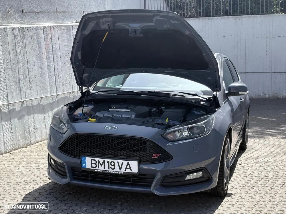 Ford Focus 2.0 EcoBoost ST c/ Pack Pele Desportiva - 17