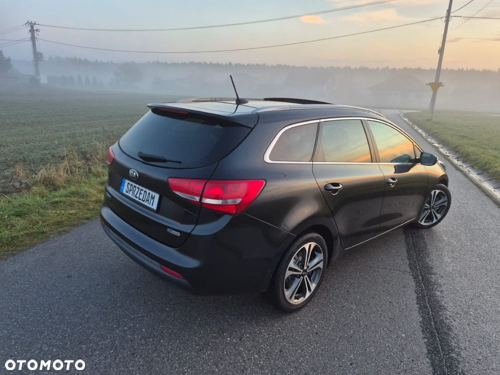 Kia Ceed 1.6 CRDi 136 ISG Platinum Edition - 4