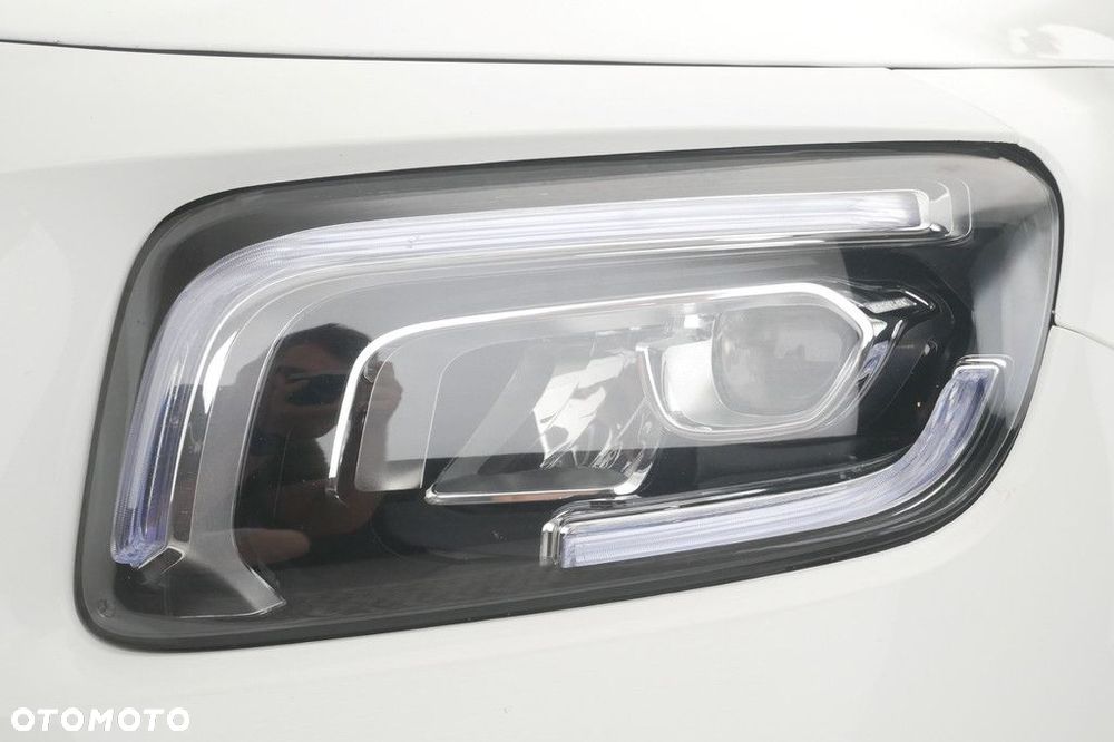 Mercedes-Benz GLB - 13
