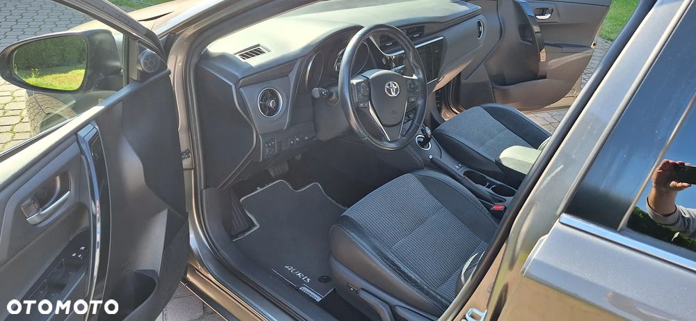 Toyota Auris Hybrid 135 Premium - 9