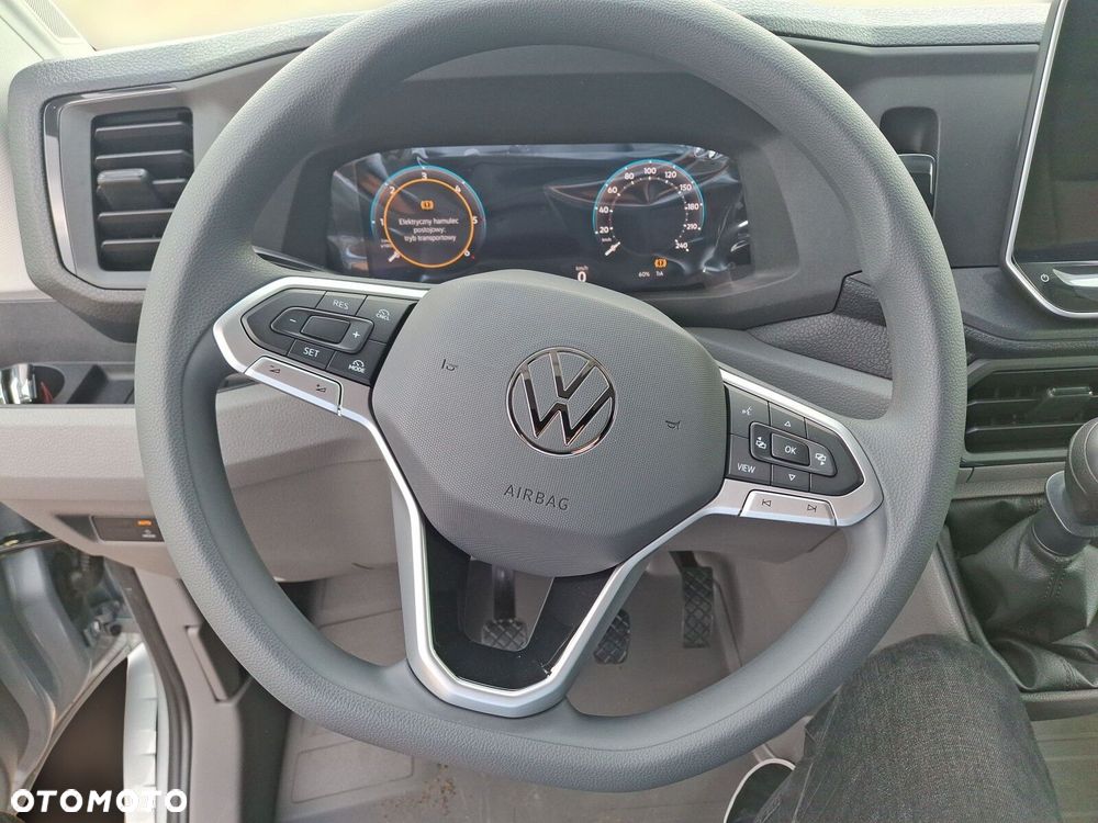 Volkswagen Crafter Furgon 4490 - 24