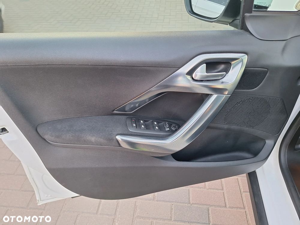 Peugeot 2008 BlueHDi FAP 120 STOP & START Crossway - 17