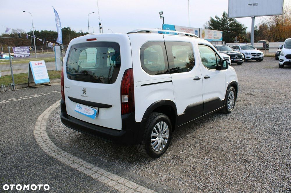 Peugeot Rifter - 8