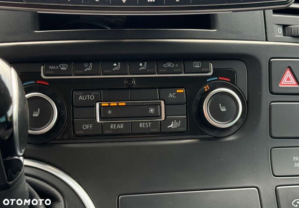 Volkswagen Multivan - 29