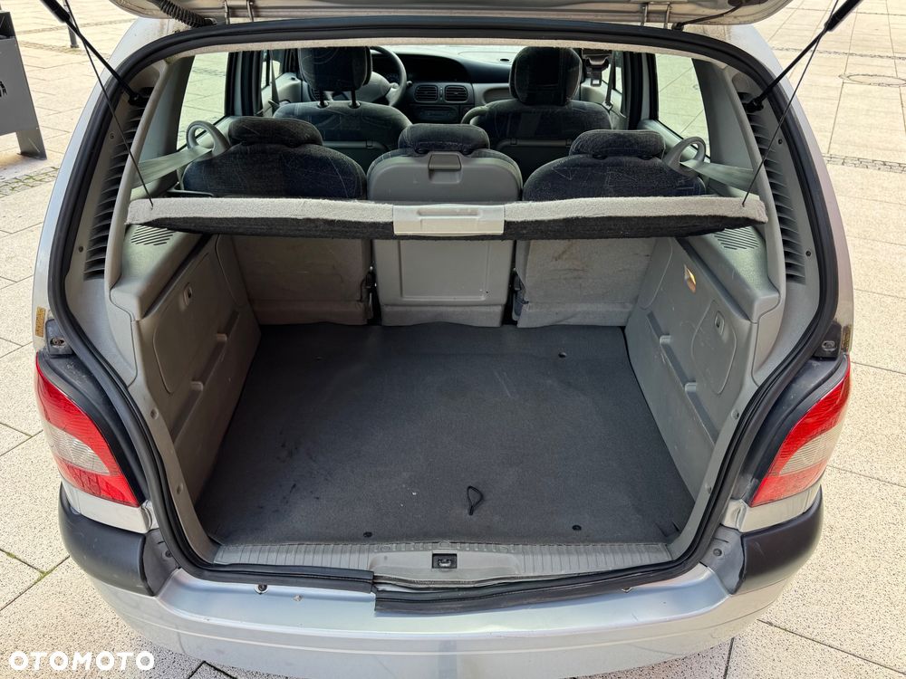 Renault Scenic 1.6 16V Privilege - 13