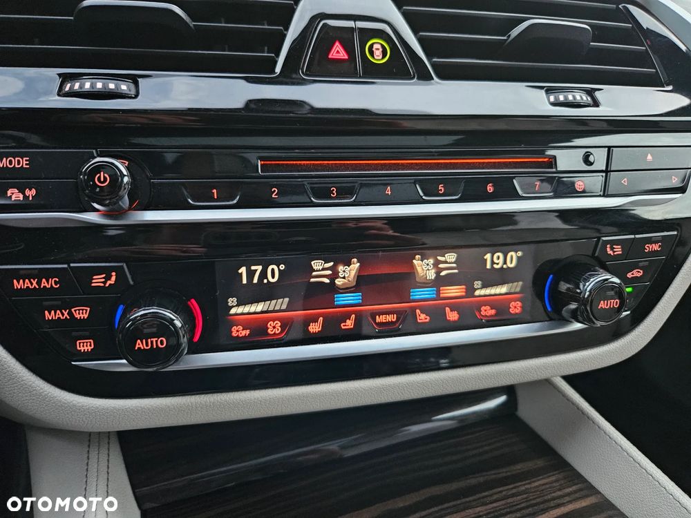 BMW Seria 5 520d xDrive Sport - 33