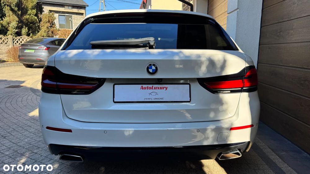 BMW Seria 5 520d Sport Line - 10