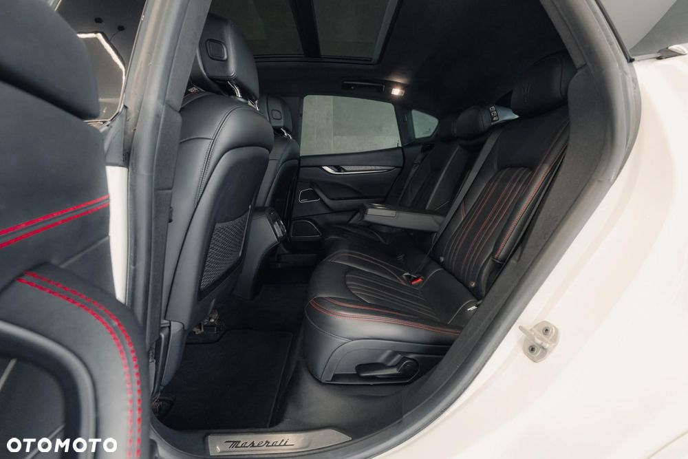 Maserati Levante - 15